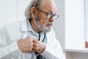 Herzrhythmusstörungen bei Senioren: Erkennen, Verstehen & Behandeln