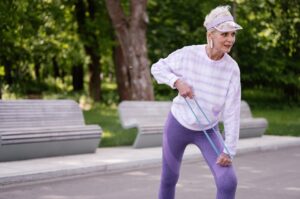 Osteoporose ab 60: Vorbeugen, erkennen und gezielt behandeln