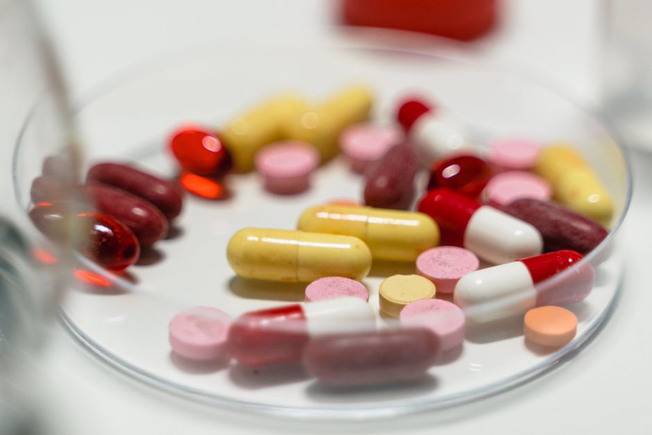 Polypharmazie-Risiken fuer Senioren ab 60